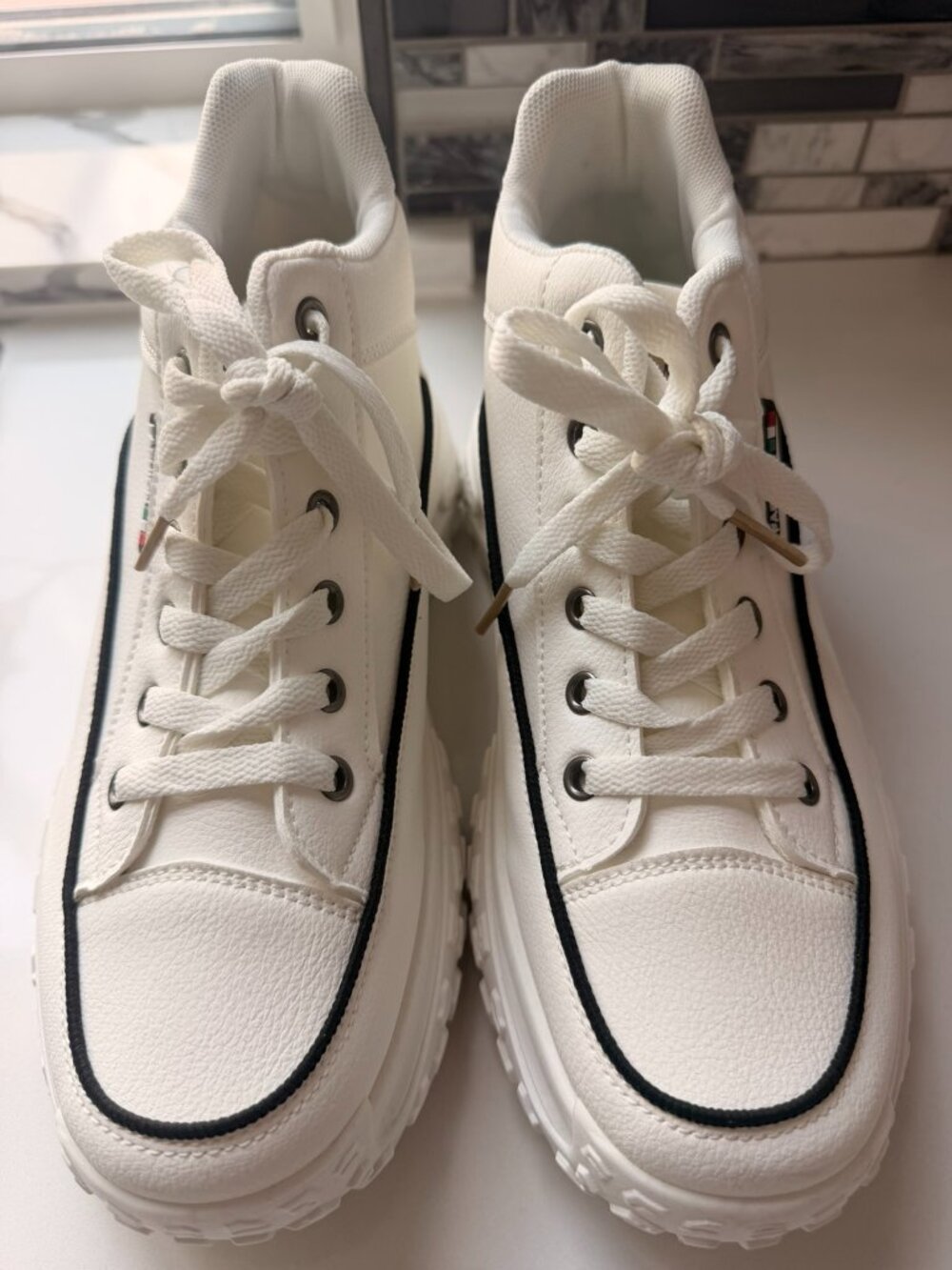 NWOT Fashion White Platform Chunky Sneakers EU 41 Women's Lace-Up Casual Shoes